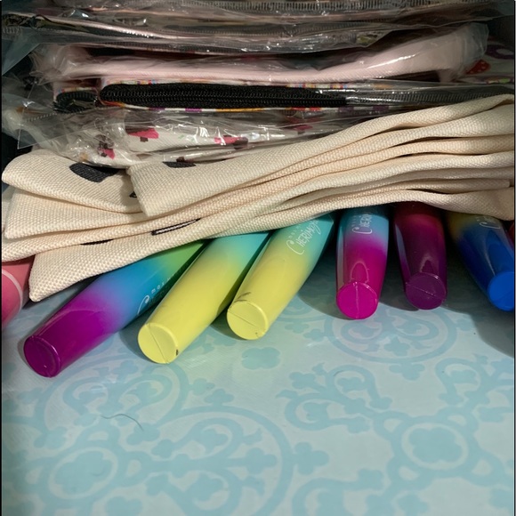 Makeup - Picture 7 of 10